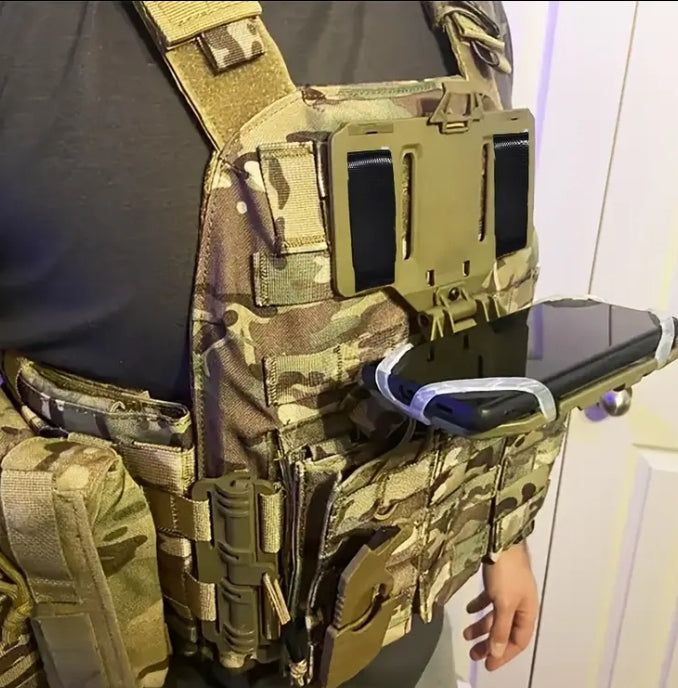 Тактическа поставка за телефон към жилетка